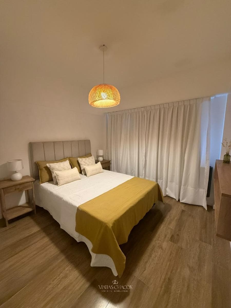 3-room apartment, completely renovated to look brand new, just a few meters from Plaza Colón and the ocean
