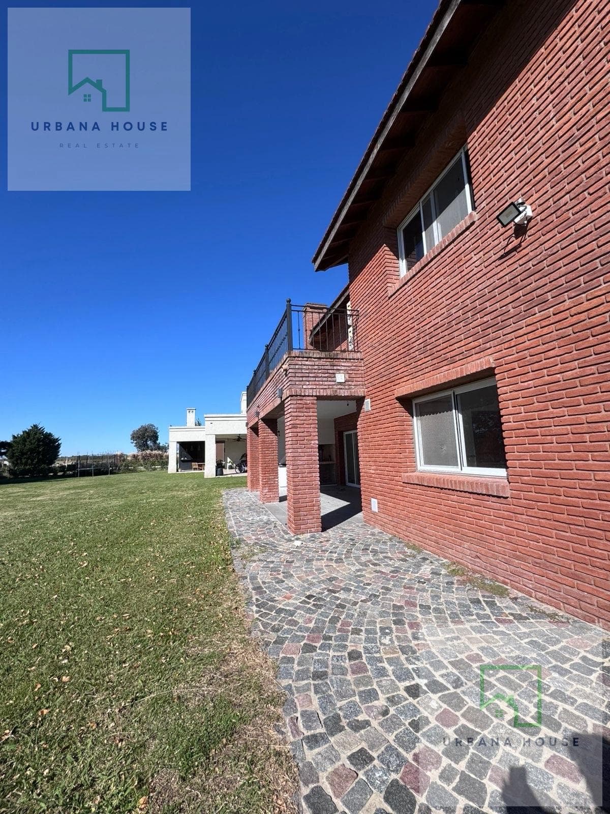 House for Sale in Alcanfores - 40% Financed
