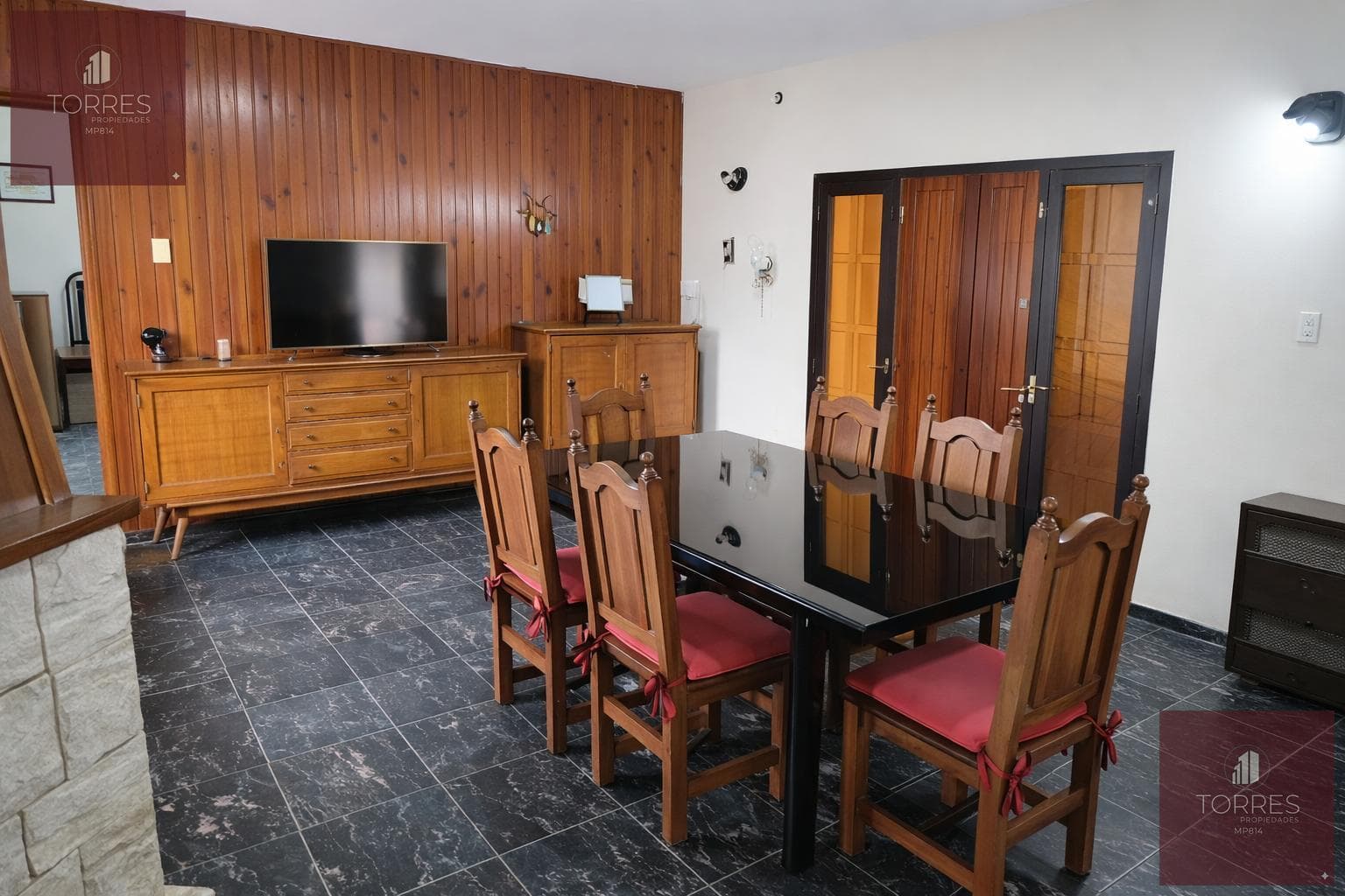 HOUSE PLUS THREE APARTMENTS FOR SALE IN VILLA MERCEDES, SAN LUIS—IDEAL FOR INVESTORS