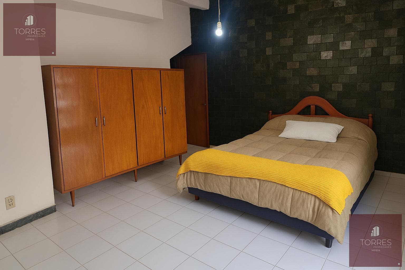 HOUSE PLUS THREE APARTMENTS FOR SALE IN VILLA MERCEDES, SAN LUIS—IDEAL FOR INVESTORS