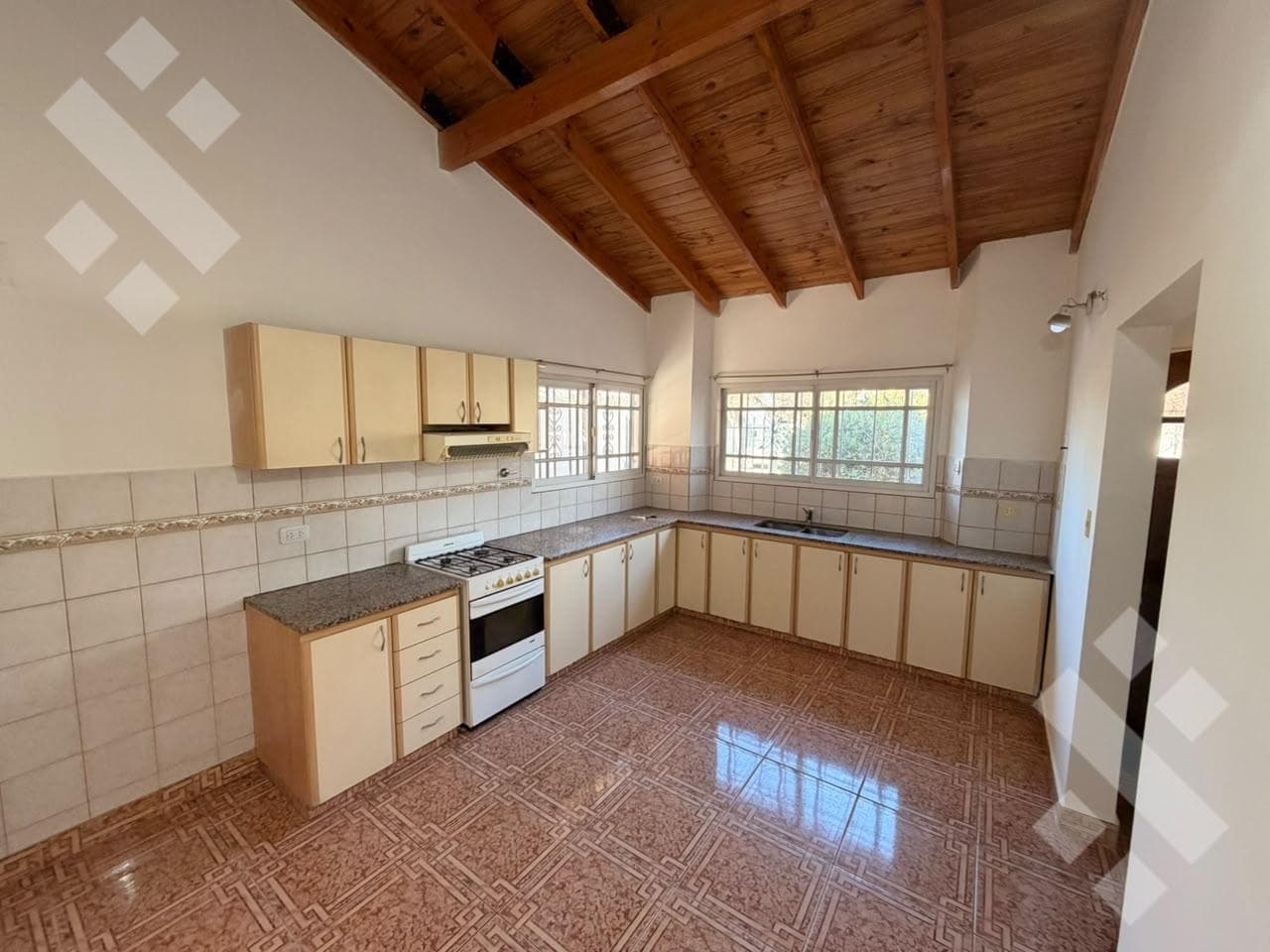 For Sale | 3-Bedroom House | Financing Available | Hunter Neighborhood | Plottier