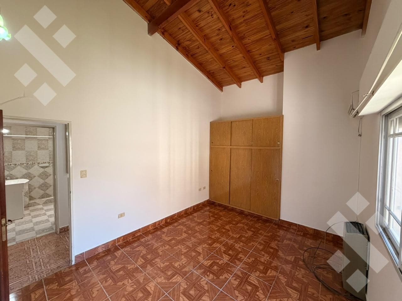 For Sale | 3-Bedroom House | Financing Available | Hunter Neighborhood | Plottier