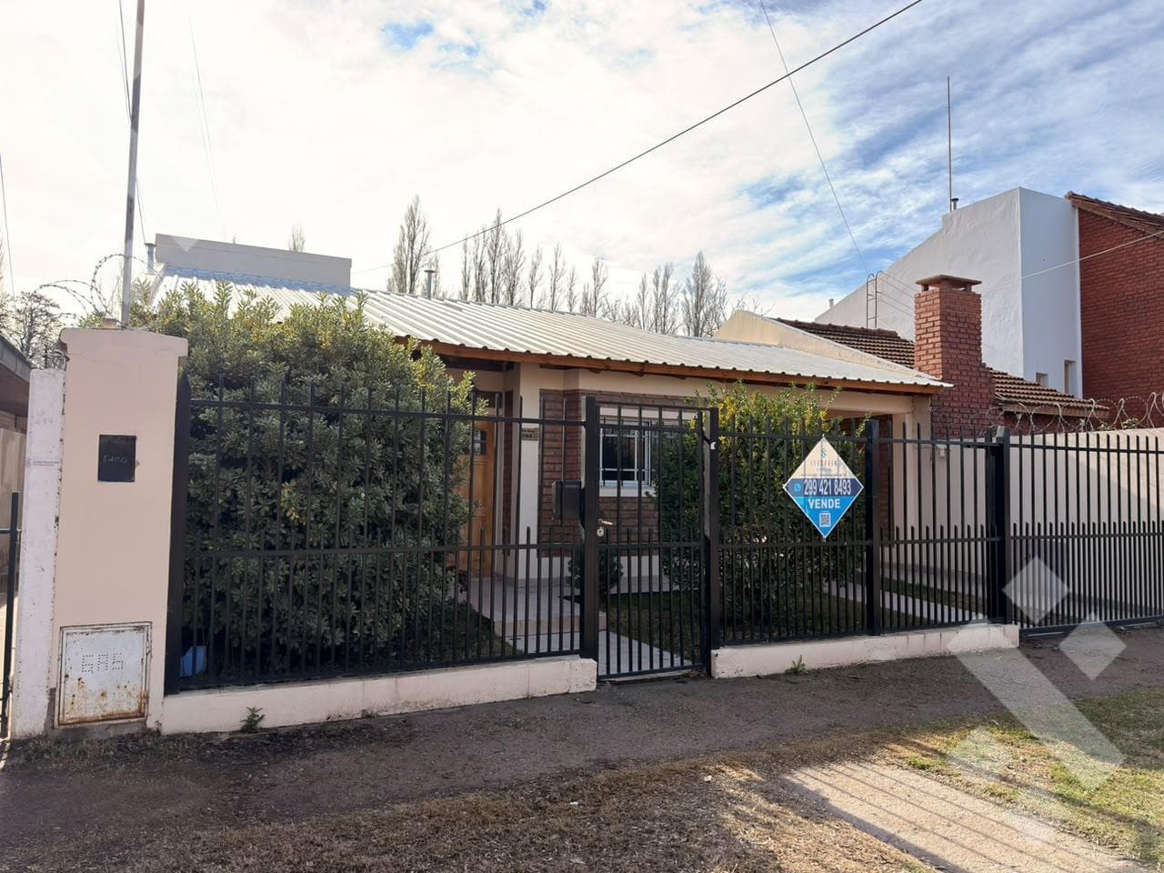 For Sale | 3-Bedroom House | Financing Available | Hunter Neighborhood | Plottier