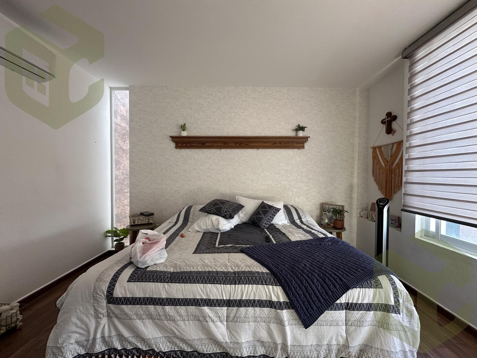 HOUSE IN EXCELLENT CONDITION WITH INCREDIBLE VIEWS