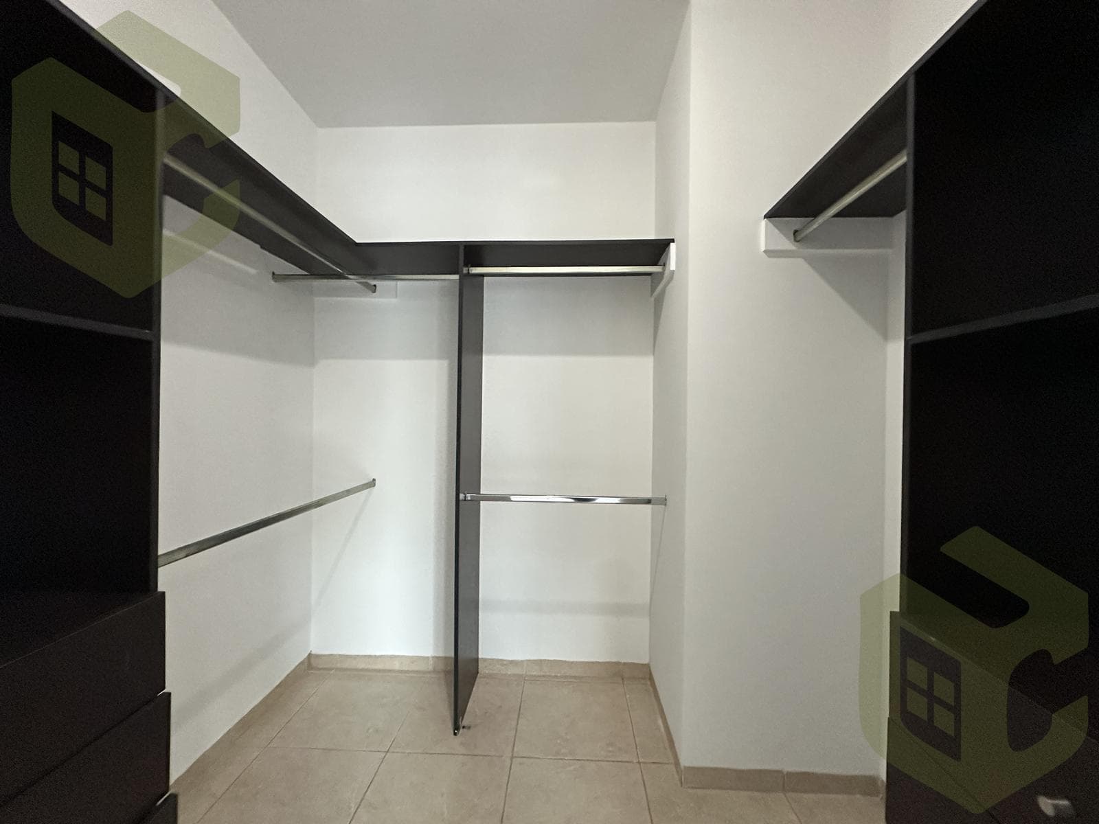 3-BEDROOM HOUSE IN HORIZONTES