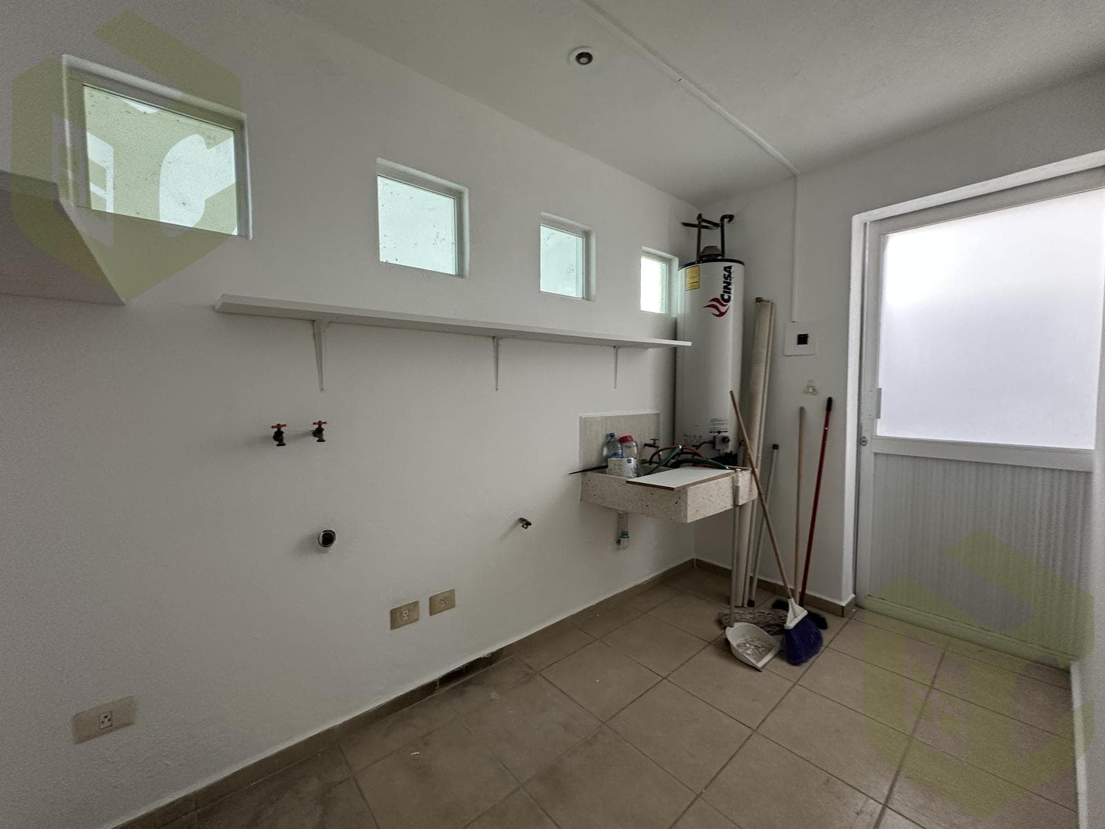 3-BEDROOM HOUSE IN HORIZONTES