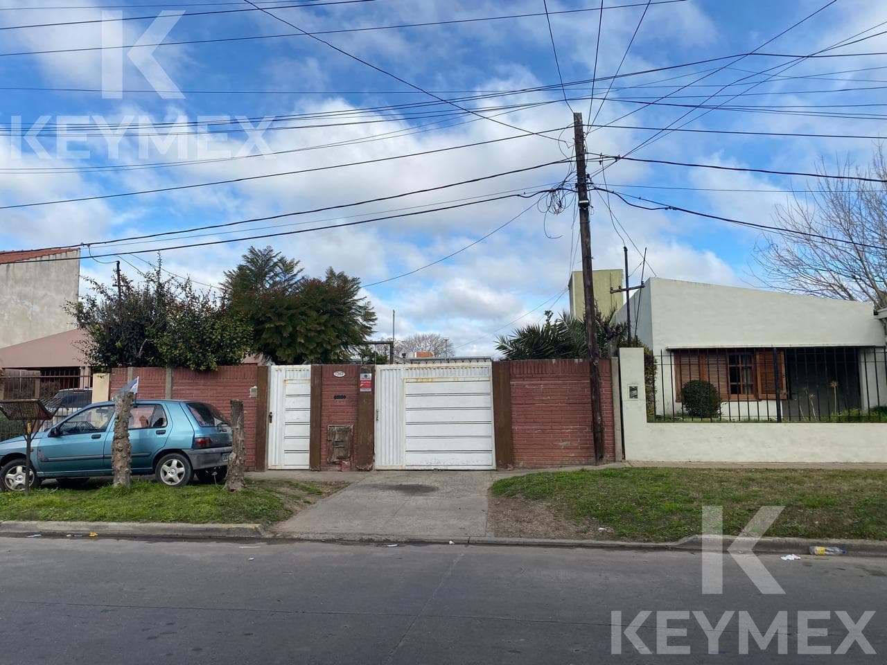 House for sale on a 10 x 40 lot in Ringuelet