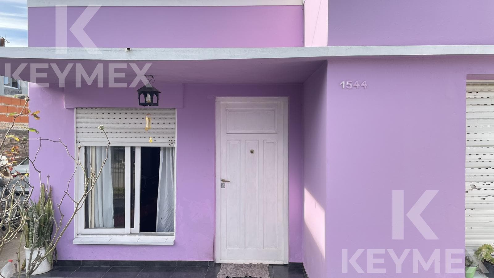 House for Sale, Los Hornos, La Plata, 2 bedrooms, 2-car garage, yard, and park.