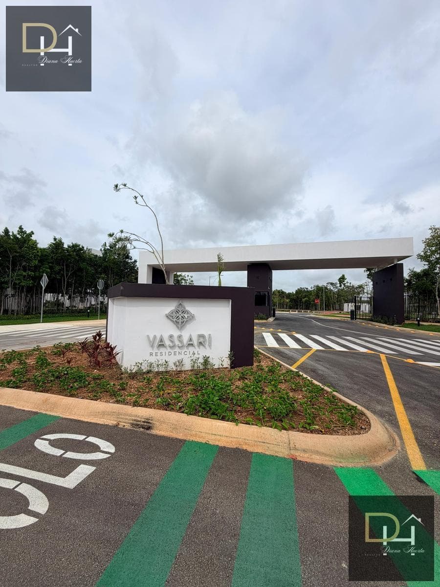 BEAUTIFUL 3-BEDROOM APARTMENT FOR RENT ON THE GROUND FLOOR IN THE VASSARI RESIDENCE!!