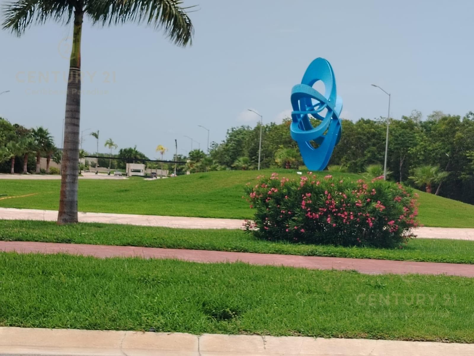 TWO ADJOINING LOTS FOR SALE IN THE LAUSANA RESIDENTIAL COMPLEX IN CANCÚN C4149