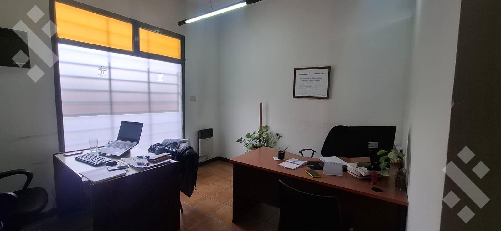 OFFICE FOR SALE: 600 Santa Fe, ground floor. Neuquén City