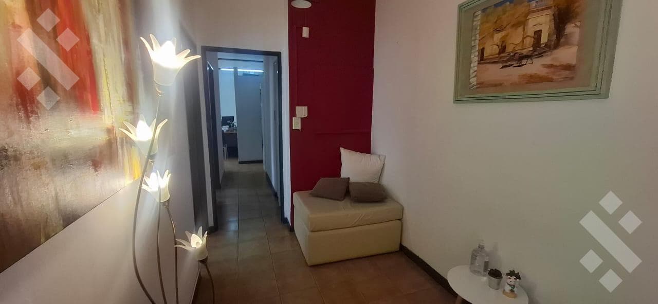 OFFICE FOR SALE: 600 Santa Fe, ground floor. Neuquén City