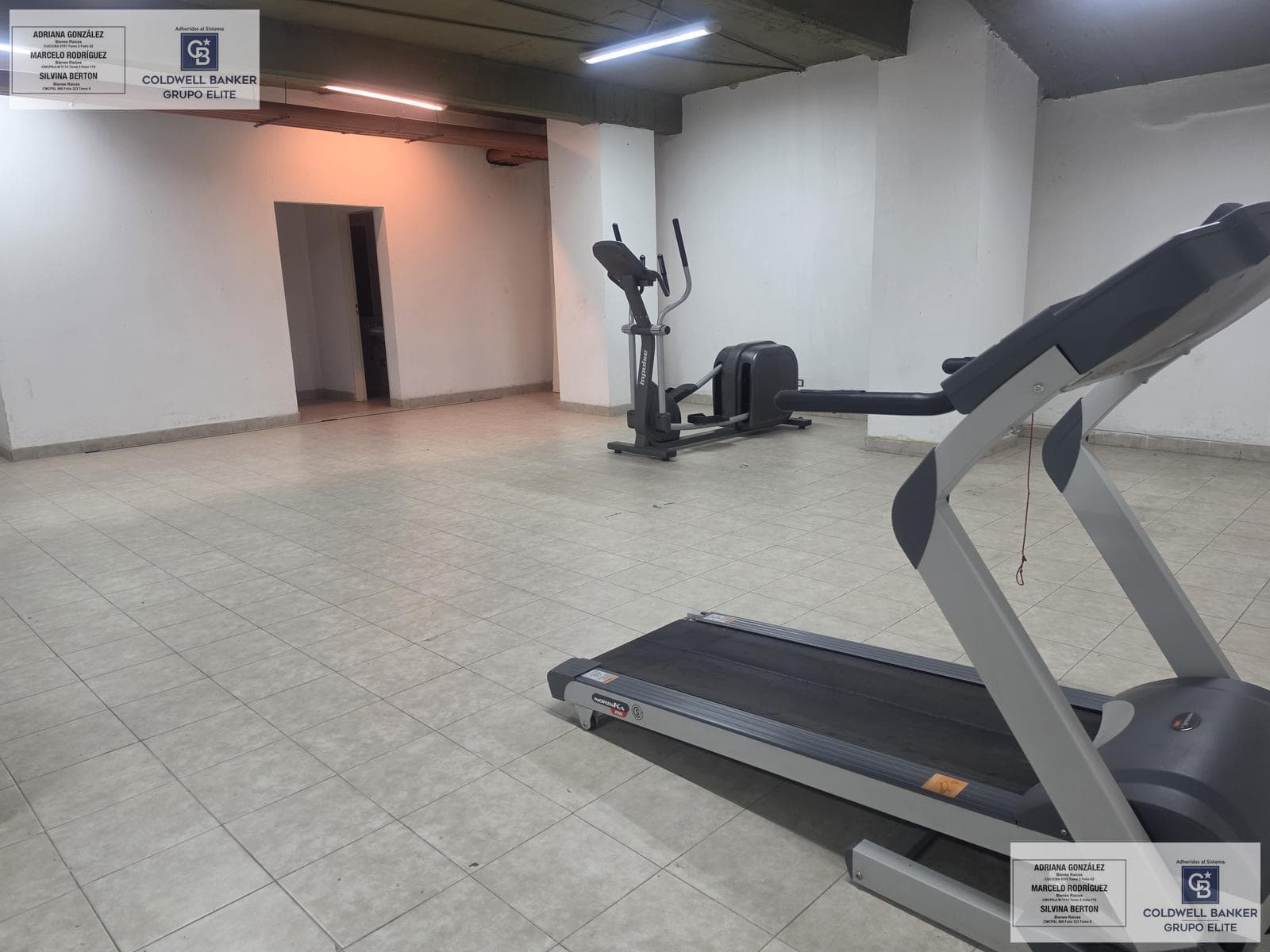 2-room apartment for rent with balcony, garage, and amenities in Caballito