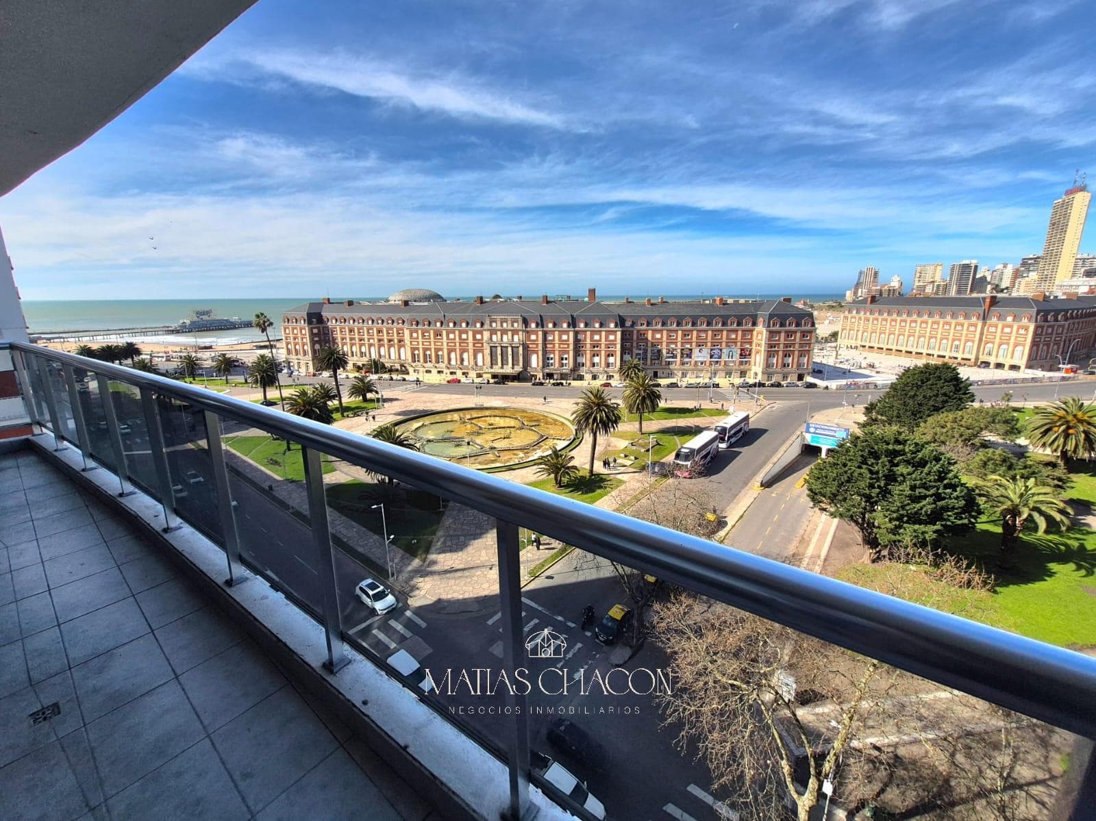 2-room apartment with unobstructed views of the ocean and Plaza Colón in the NOVECCENTO BUILDING
