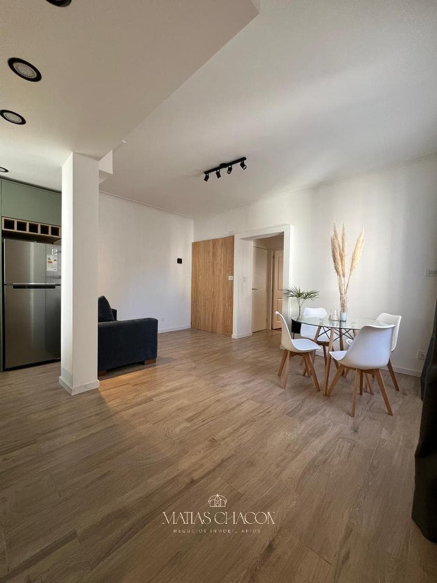 3-room apartment, completely renovated to look brand new, in the Downtown area