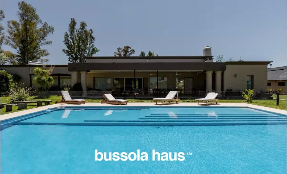Country House in Chacras del Paraná