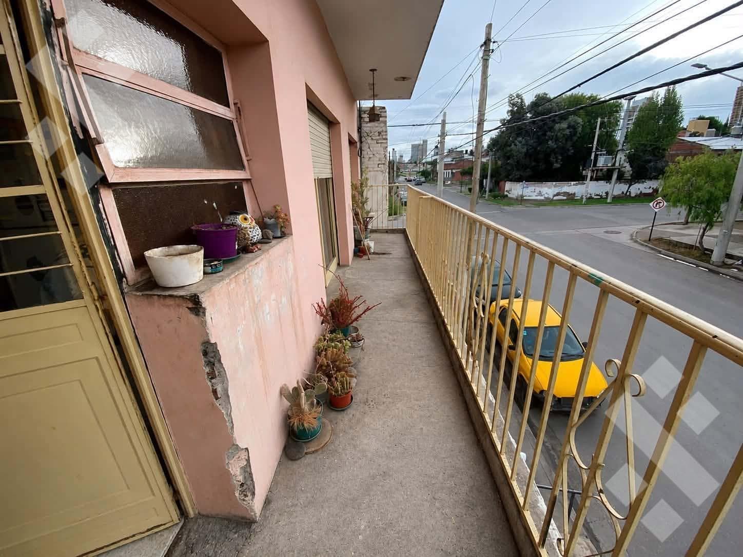FOR SALE | 3-Bedroom Apartment with 2 Commercial Spaces and a Storage Unit – Villa Farrel, Neuquén City