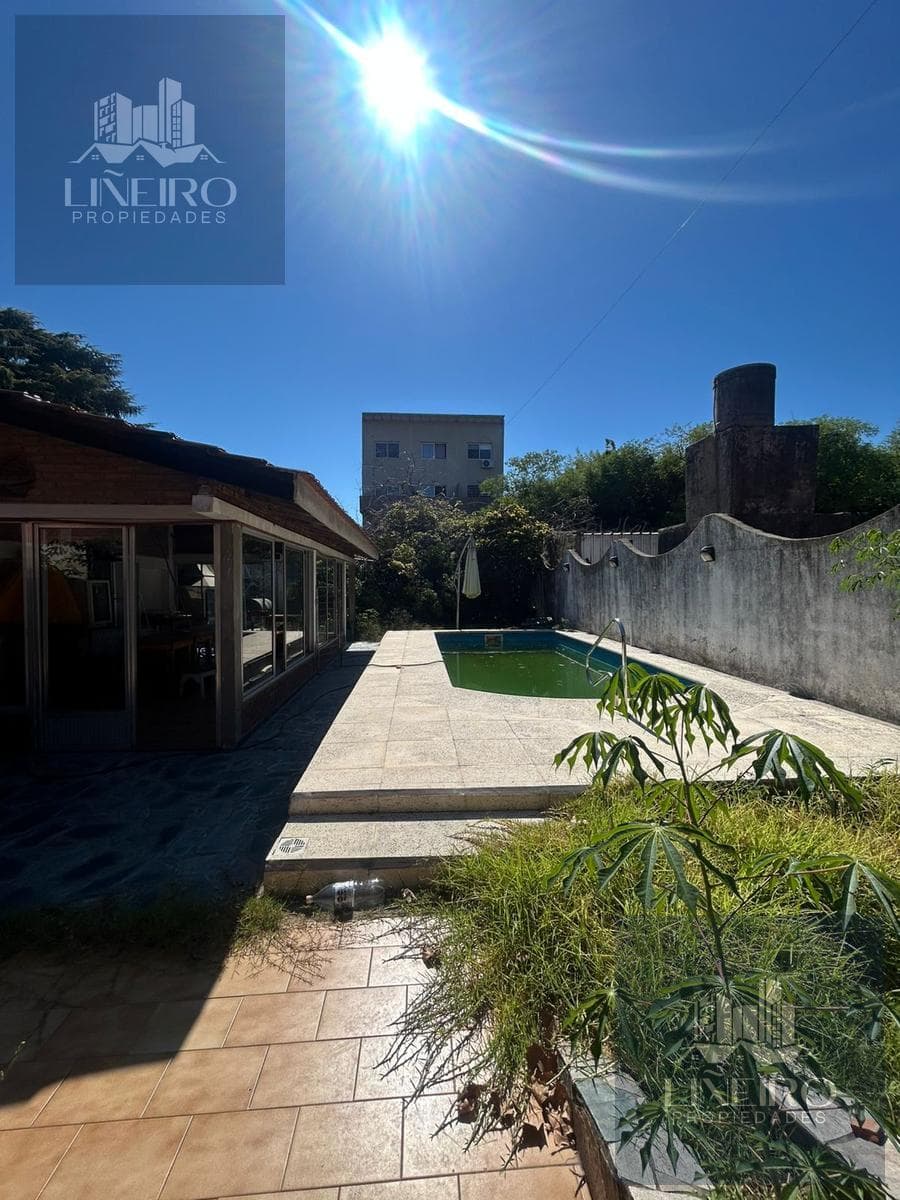 4-room house with garage, patio, and pool FOR SALE - Bernal