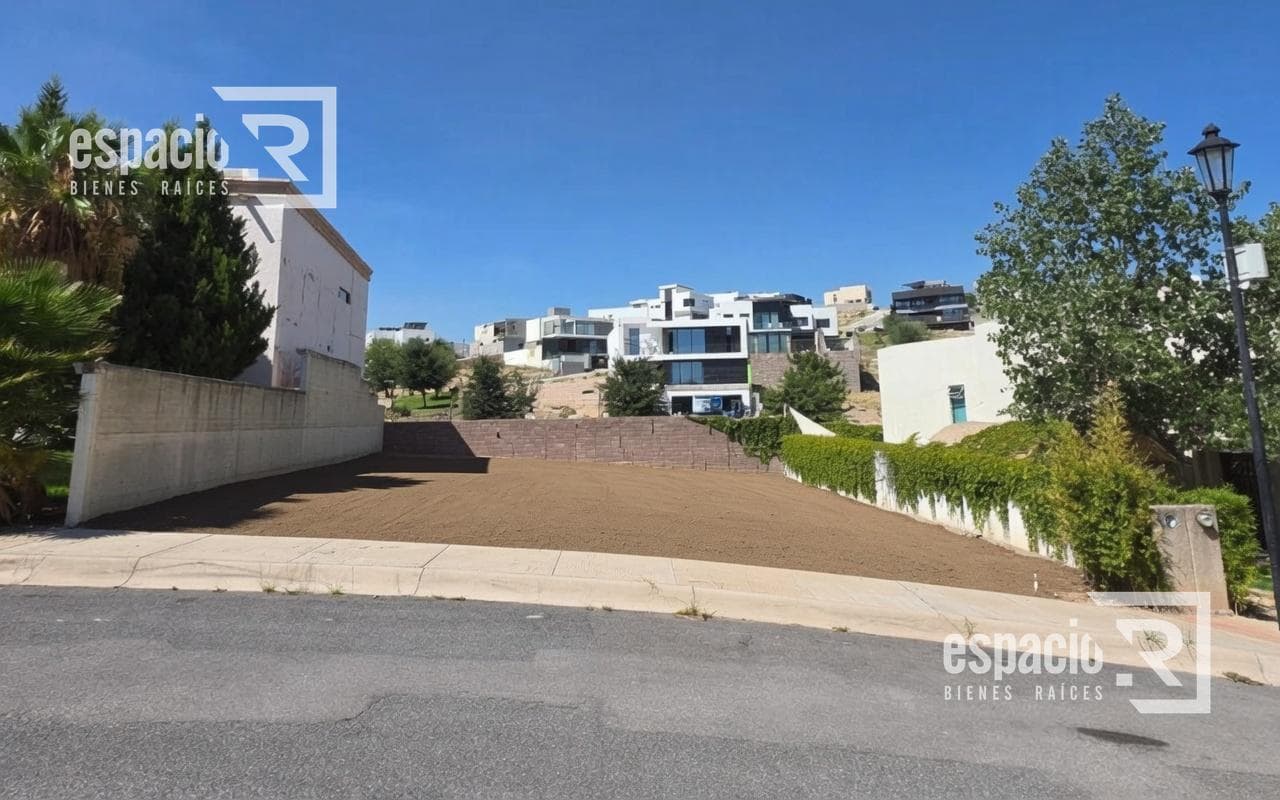 LAND FOR SALE IN LOMAS DEL VALLE, ACROSS FROM ANGELES HOSPITAL