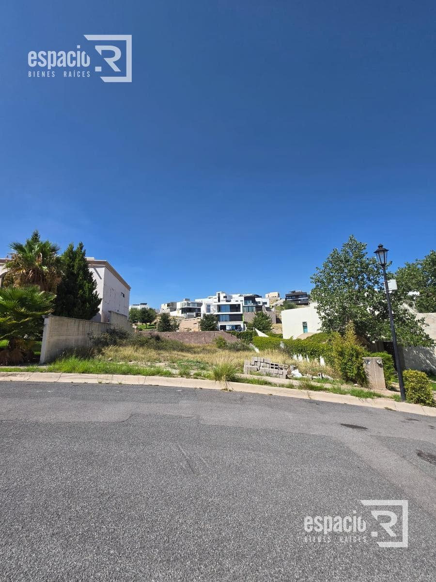 LAND FOR SALE IN LOMAS DEL VALLE, ACROSS FROM ANGELES HOSPITAL