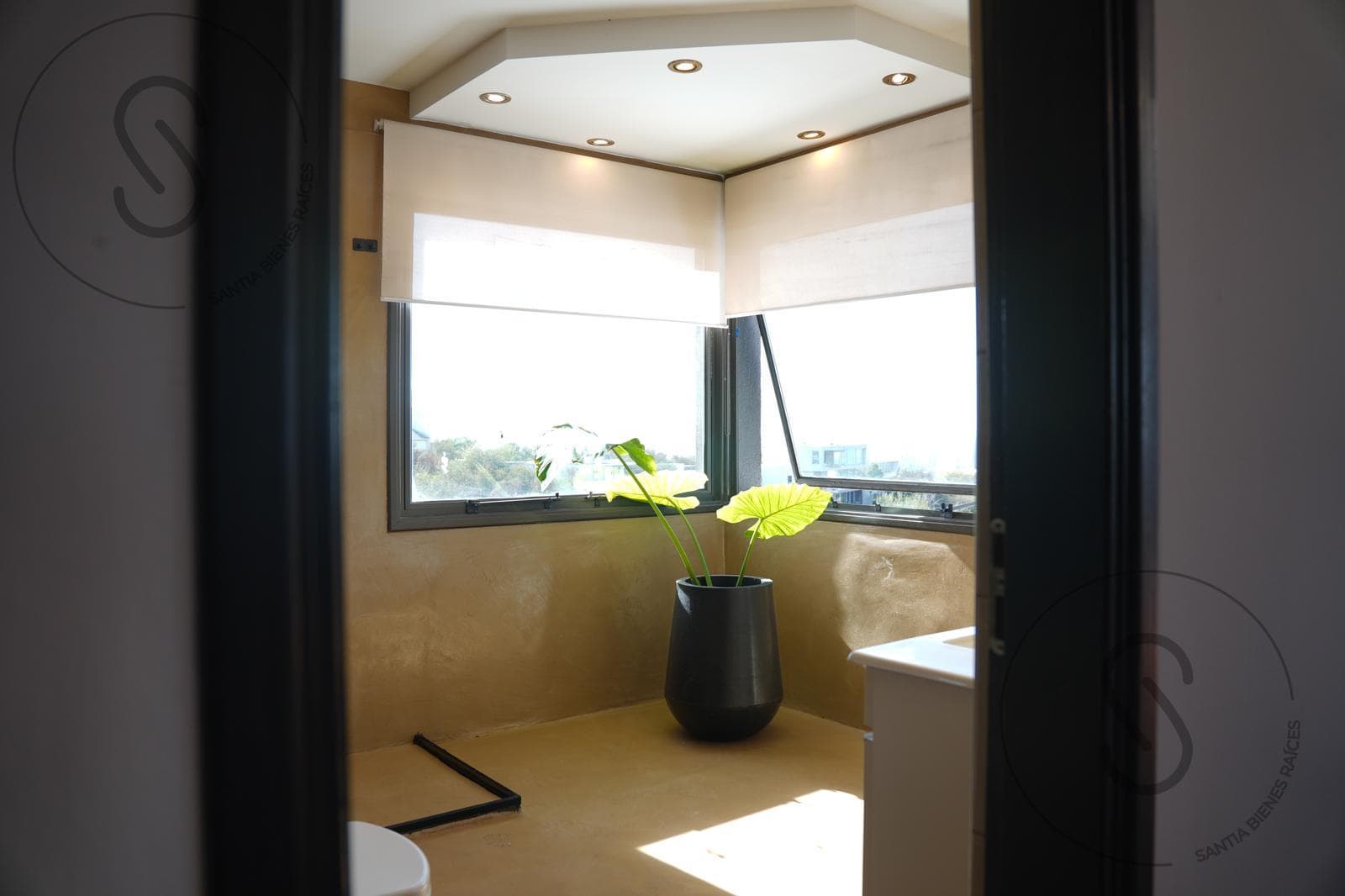 HOUSE FOR SALE IN LA RUFINA: 4 BEDROOMS, SWIMMING POOL