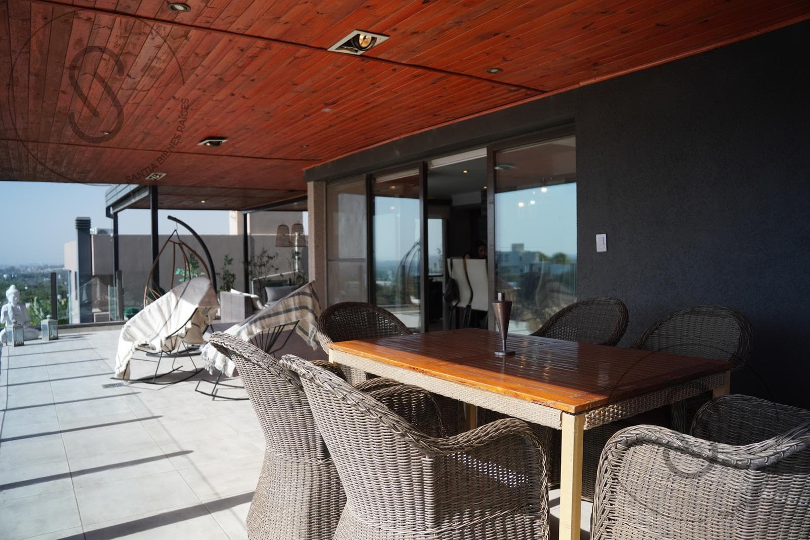 HOUSE FOR SALE IN LA RUFINA: 4 BEDROOMS, SWIMMING POOL