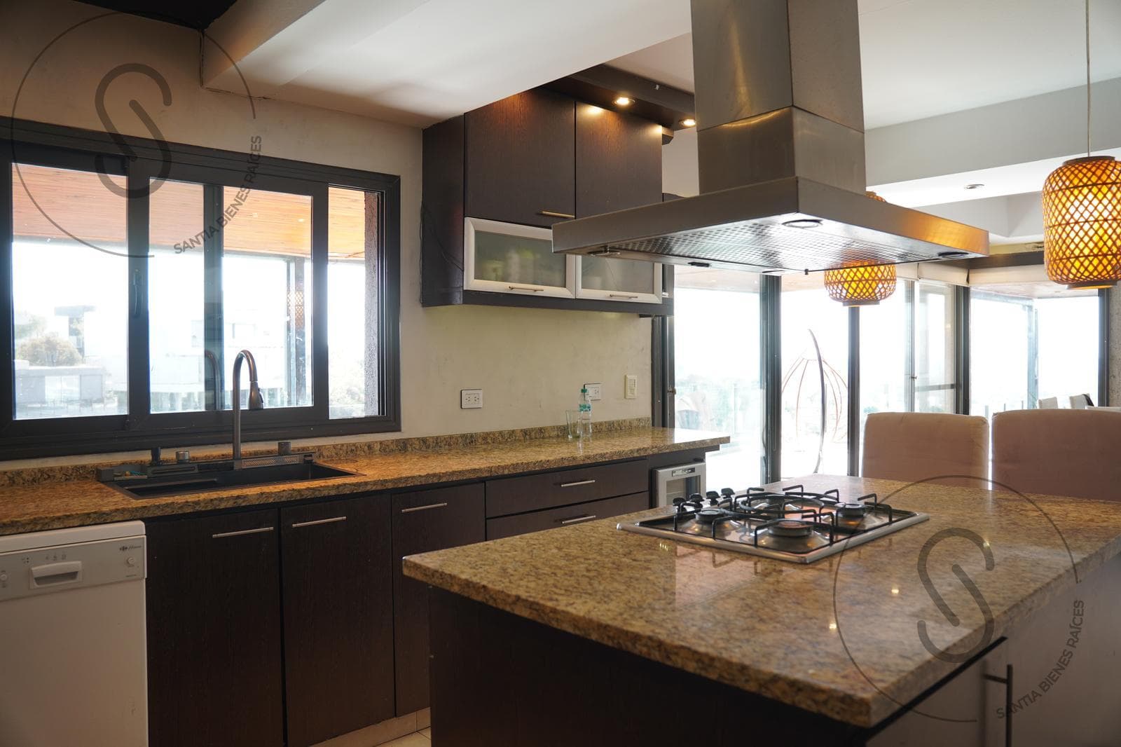 HOUSE FOR SALE IN LA RUFINA: 4 BEDROOMS, SWIMMING POOL
