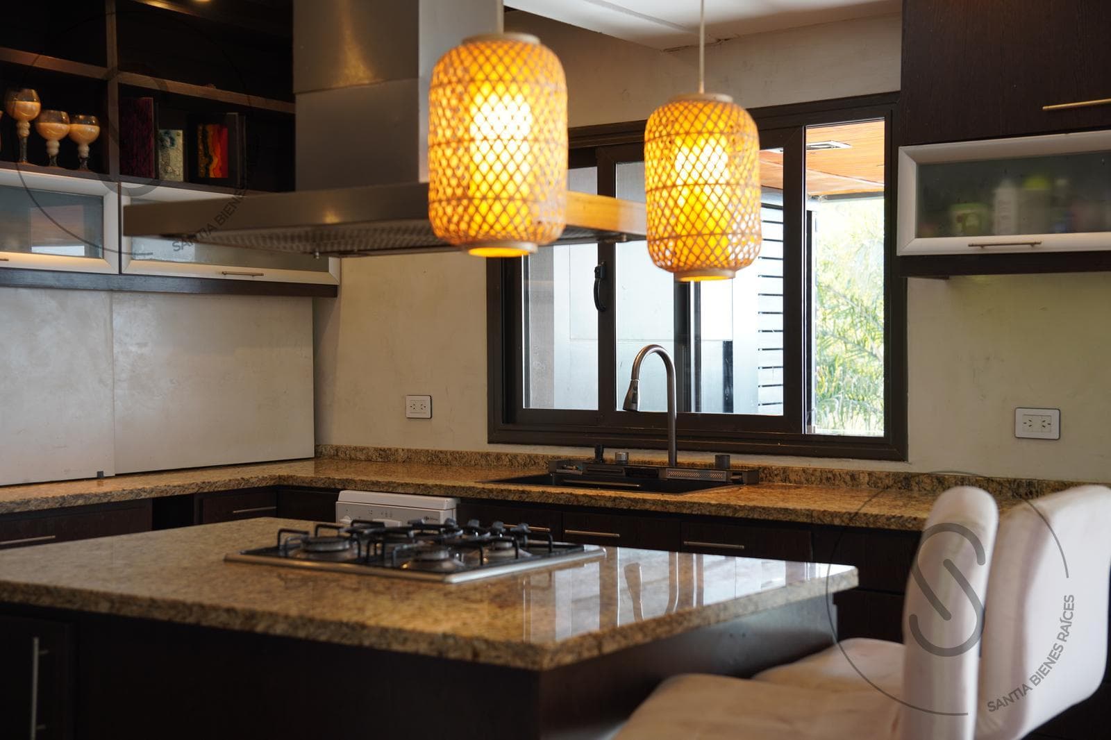 HOUSE FOR SALE IN LA RUFINA: 4 BEDROOMS, SWIMMING POOL