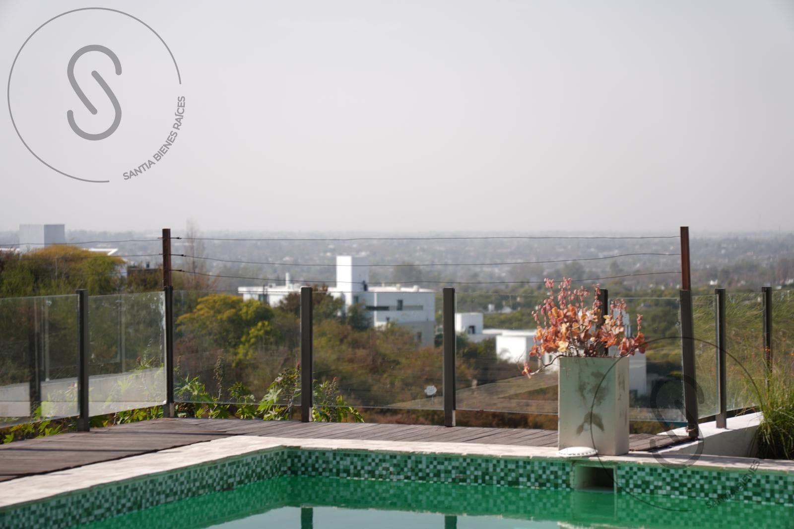 HOUSE FOR SALE IN LA RUFINA: 4 BEDROOMS, SWIMMING POOL