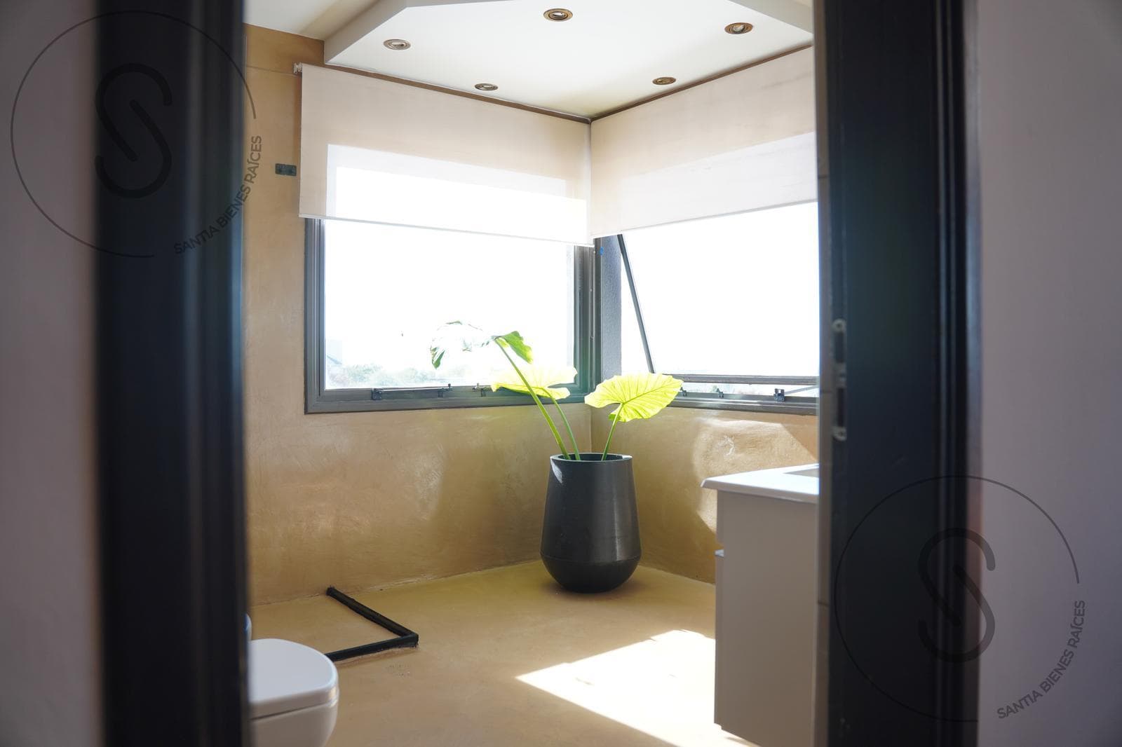 HOUSE FOR SALE IN LA RUFINA: 4 BEDROOMS, SWIMMING POOL
