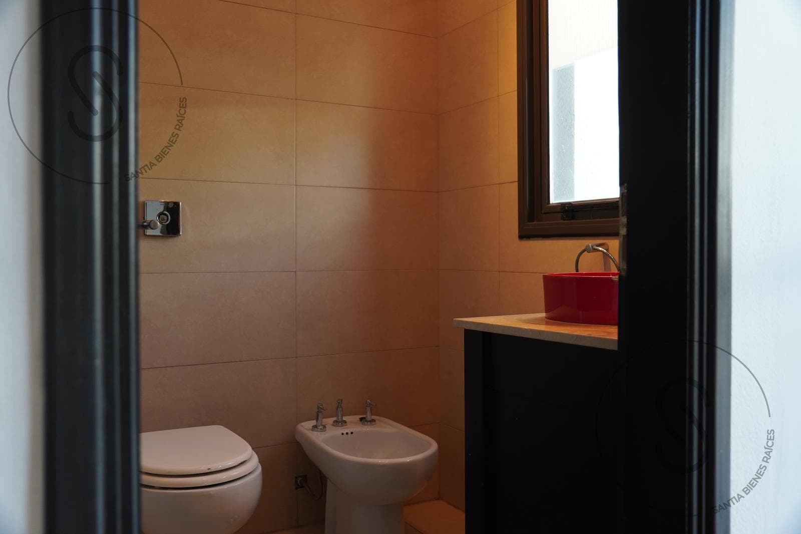 HOUSE FOR SALE IN LA RUFINA: 4 BEDROOMS, SWIMMING POOL
