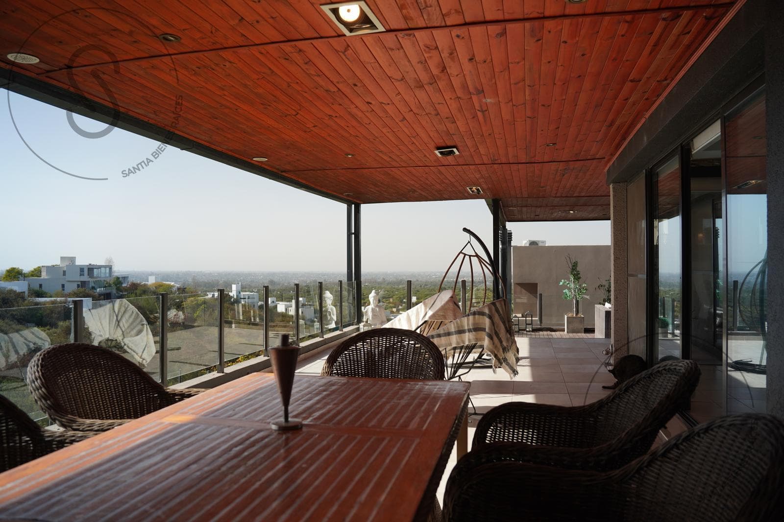 HOUSE FOR SALE IN LA RUFINA: 4 BEDROOMS, SWIMMING POOL