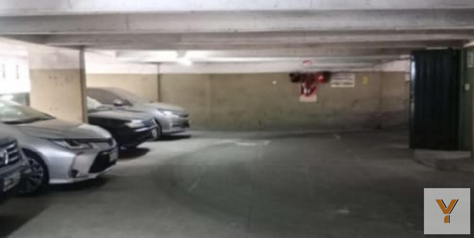 Garage for Sale - - 16 meters - Recoleta