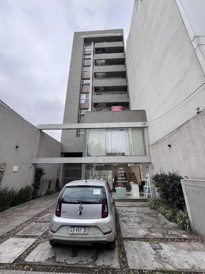 BRAND-NEW 2-BEDROOM APARTMENT WITH GARAGE