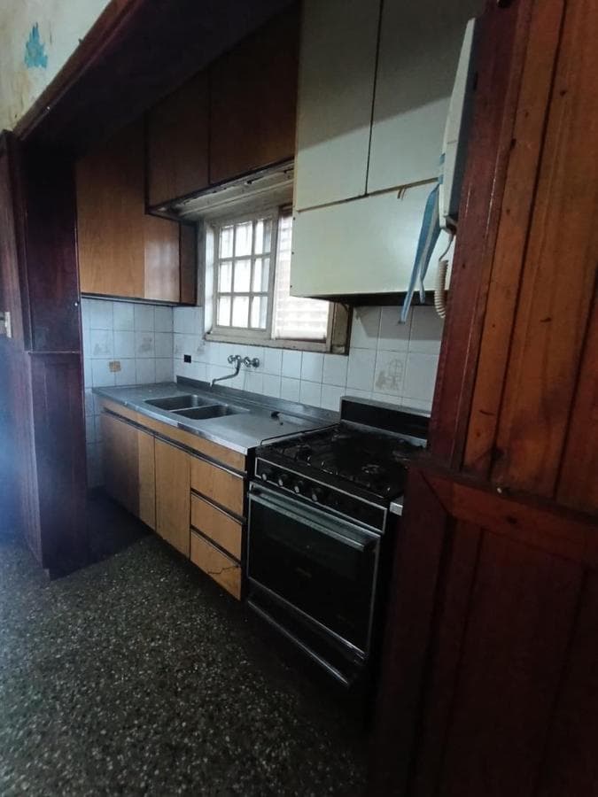 HOUSE + WAREHOUSE FOR RENT