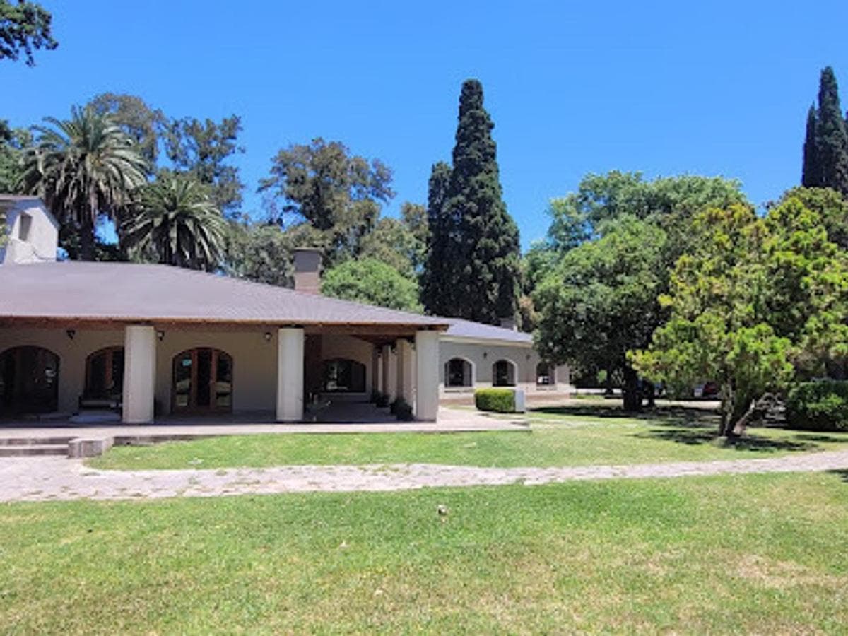 LAS LAJAS COUNTRY CLUB HOUSE FOR RENT IN GRAL. RODRIGUEZ