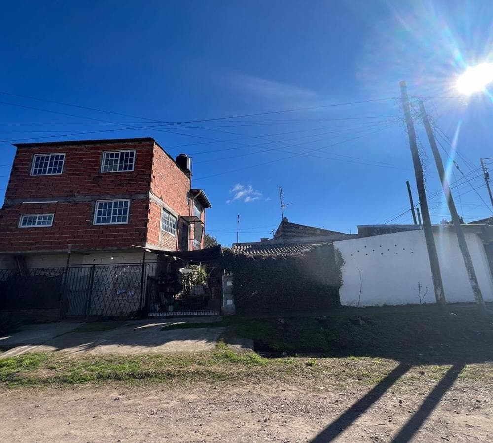 Multifamily Home Plus Commercial Space in Moreno Trujui