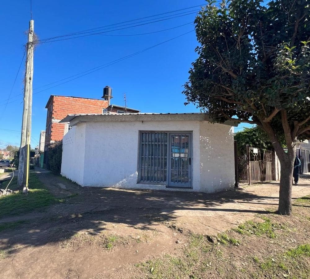 Multifamily Home Plus Commercial Space in Moreno Trujui