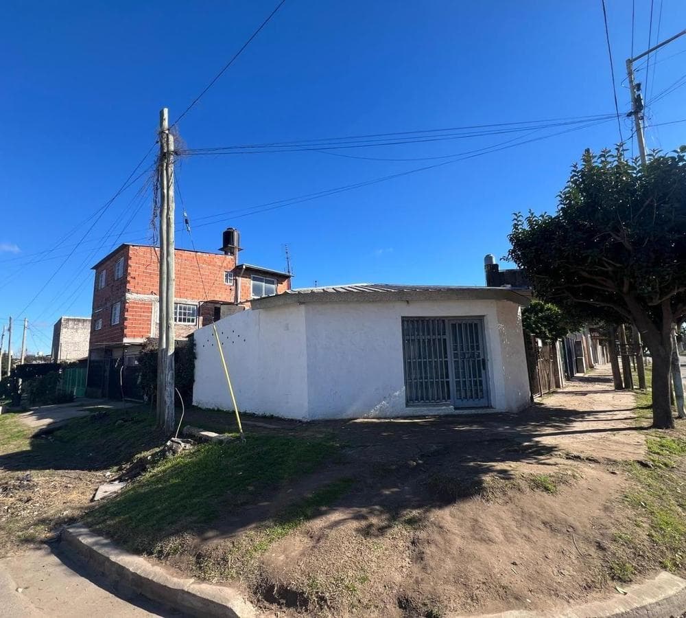 Multifamily Home Plus Commercial Space in Moreno Trujui