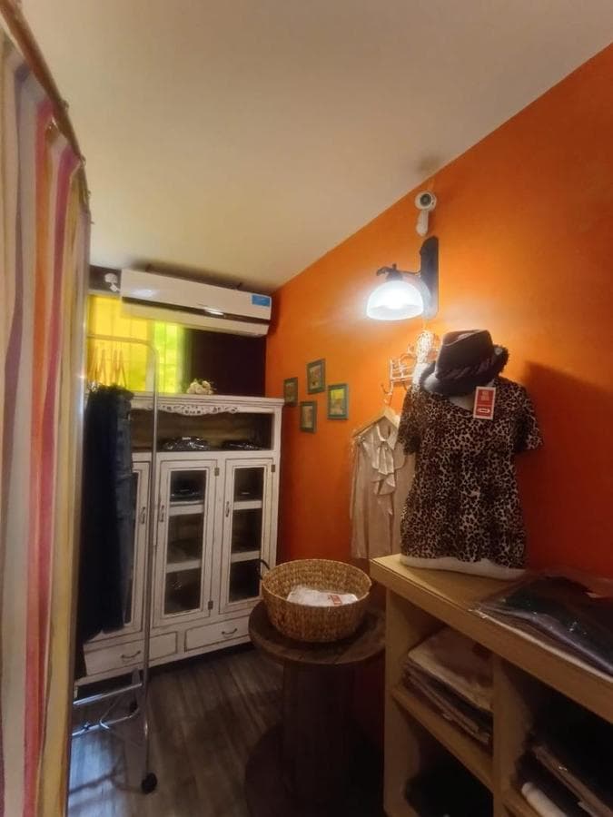WOMEN'S CLOTHING BUSINESS FOR SALE