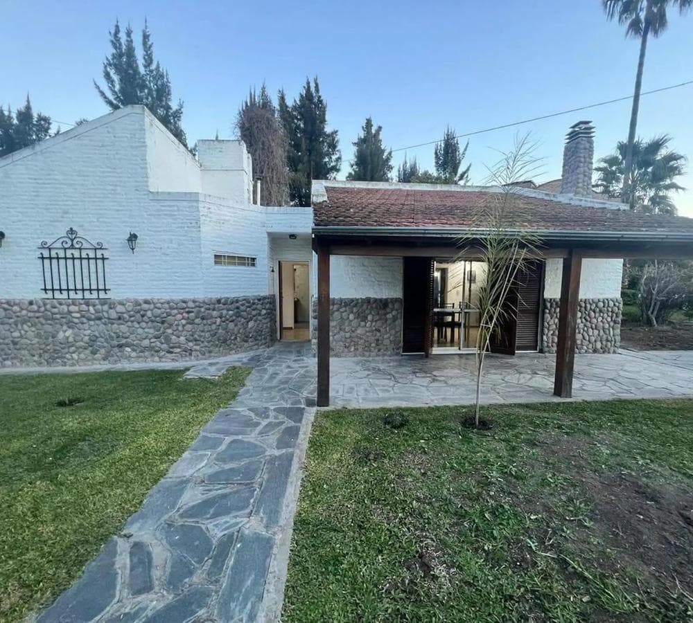HOUSE FOR SALE AT LAS LAJAS COUNTRY CLUB IN GRAL. RODRIGUEZ