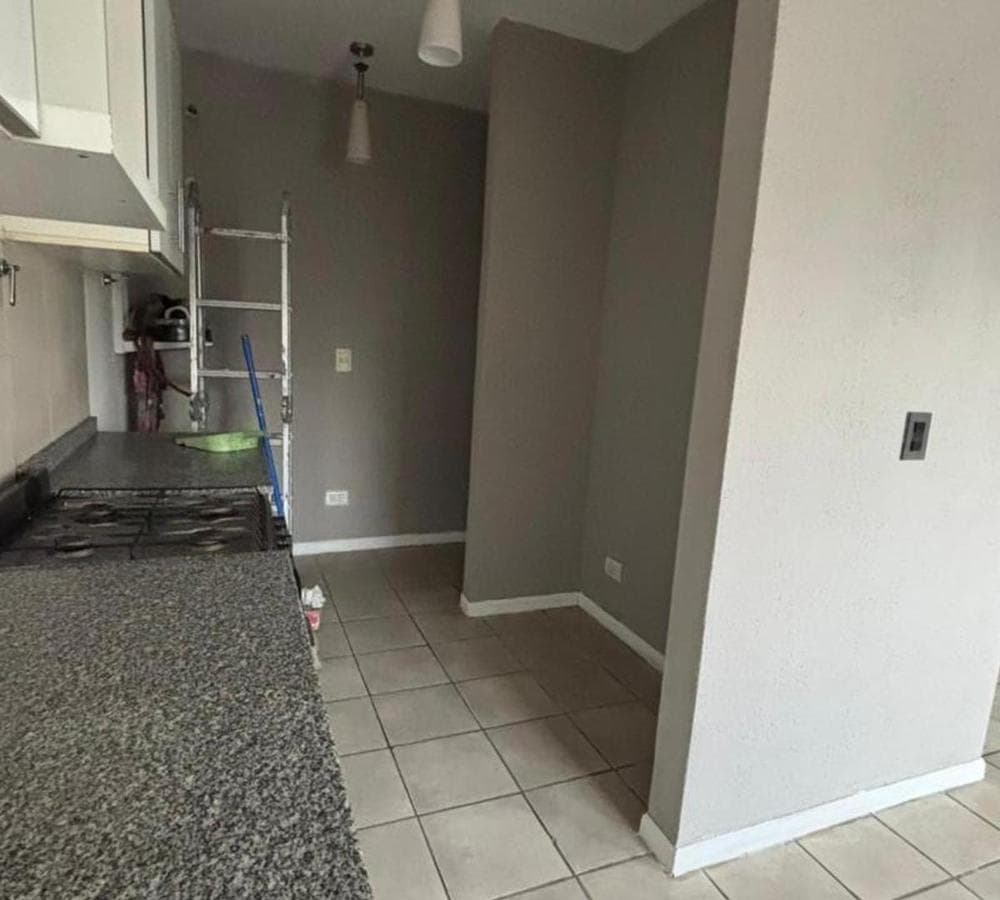 3-Bedroom PH-Style Apartment with Balcony in Caseros