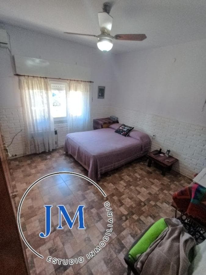 BEAUTIFUL 4-ROOM HOUSE