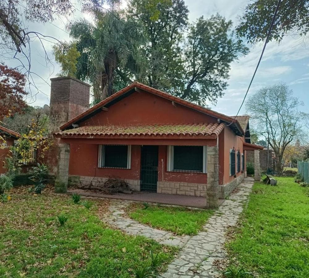 FARMHOUSE IN SAN MIGUEL – IDEAL FOR RESIDENCE OR REAL ESTATE DEVELOPMENT