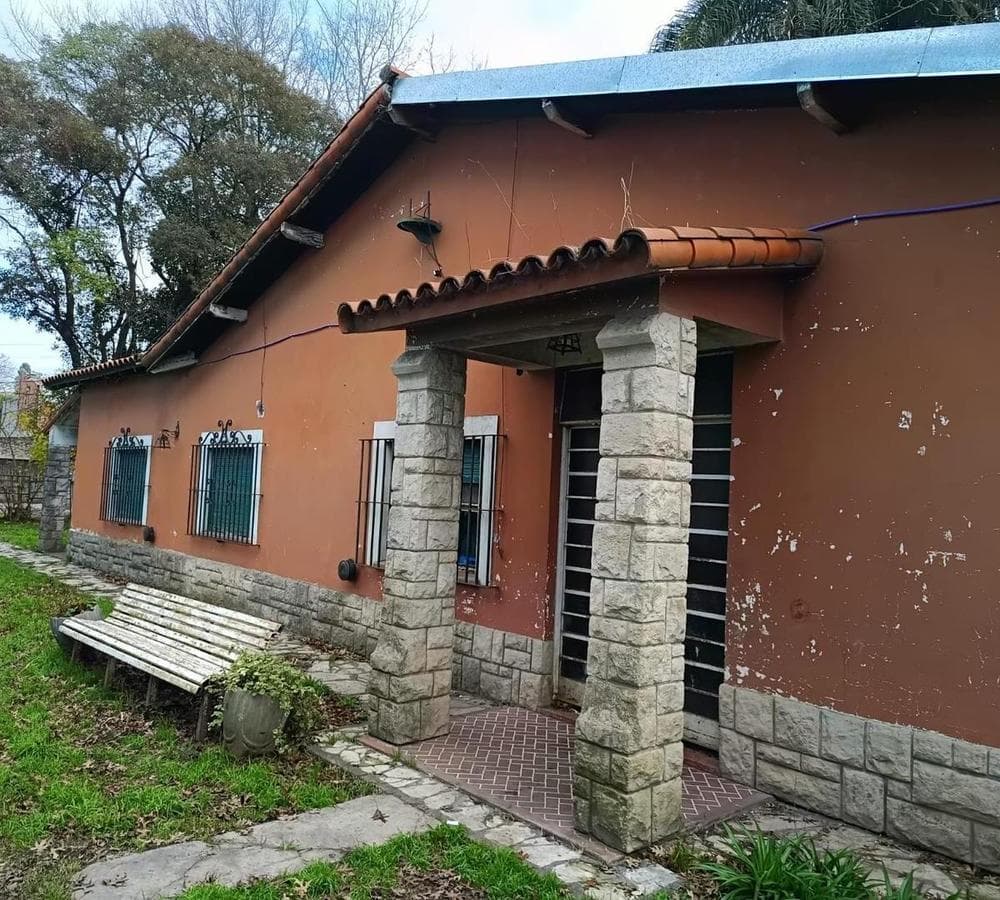 FARMHOUSE IN SAN MIGUEL – IDEAL FOR RESIDENCE OR REAL ESTATE DEVELOPMENT