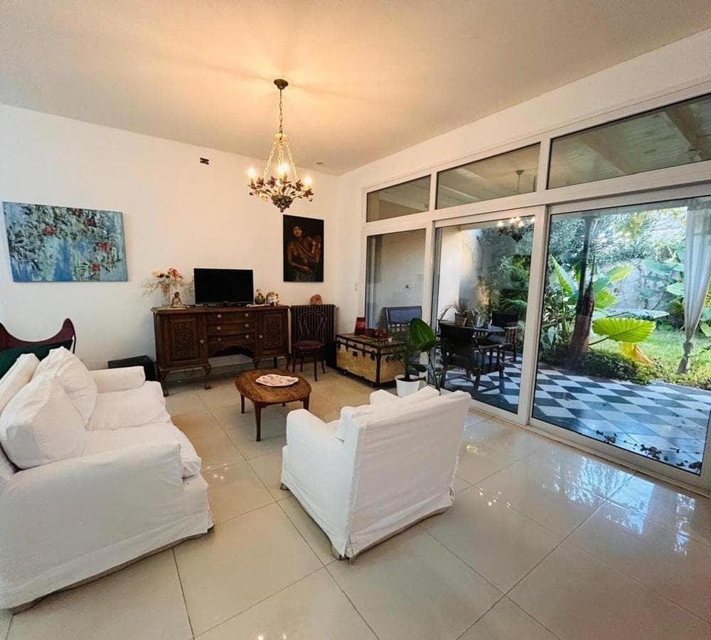 HOUSE FOR SALE, DOWNTOWN MERCEDES B.