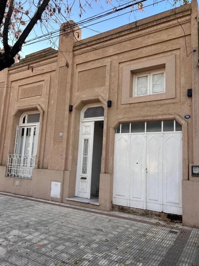 HOUSE FOR SALE, DOWNTOWN MERCEDES B.