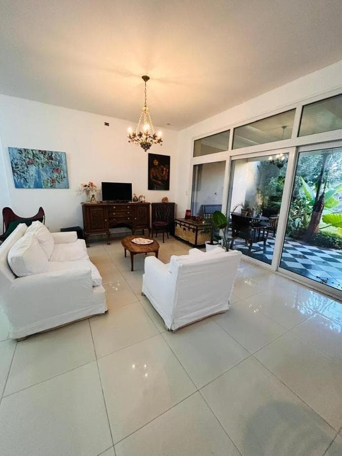 HOUSE FOR SALE, DOWNTOWN MERCEDES B.