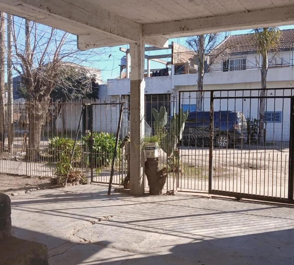 CASA TIPO AMERICANA DE 5 AMBIENTES