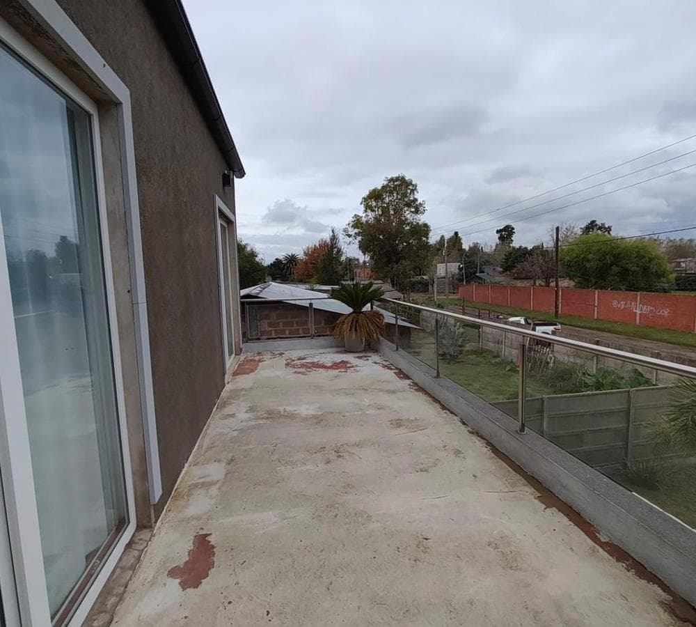 5-BEDROOM HOUSE FOR SALE IN SOLARES DEL OESTE, GRAL. RODRIGUEZ